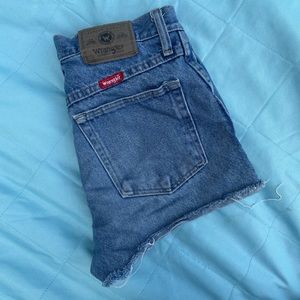 VINTAGE WRANGLER CUT OFFS / SIZE 29
